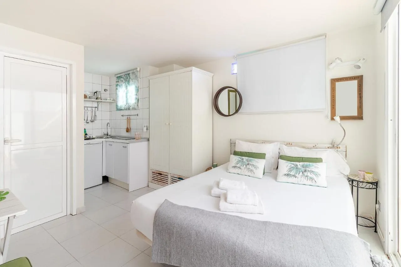 Flatguest - Lovely Terrace Las Palmas de Gran Canaria Apartment