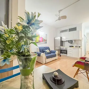  Apartamento Playa las canteras a metros de la playa wifi gratis by Lightbooking